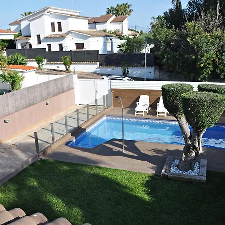 Modern With Private Pool *